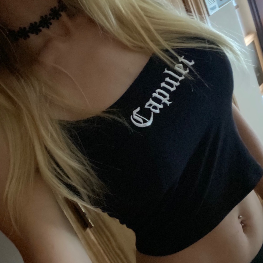 SOLD SOLD SOLD CAPULET SIZE SMALL